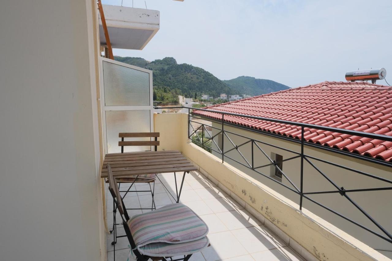 Mehilli Hotel Dhërmi Exterior foto